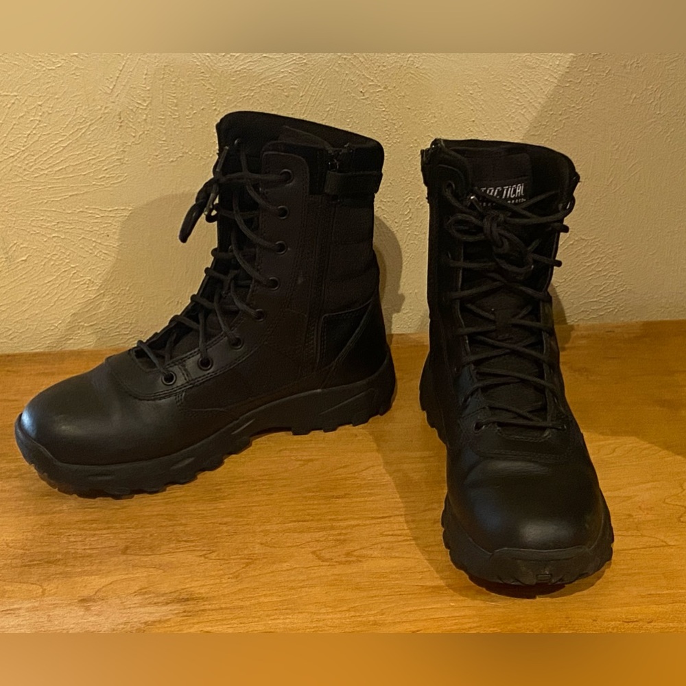 Men’s Tactical Performance Boots in excellent condition